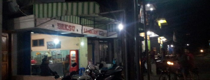 Bakso Lumayan - Pacet is one of Lokasi Makan di Mojokerto.