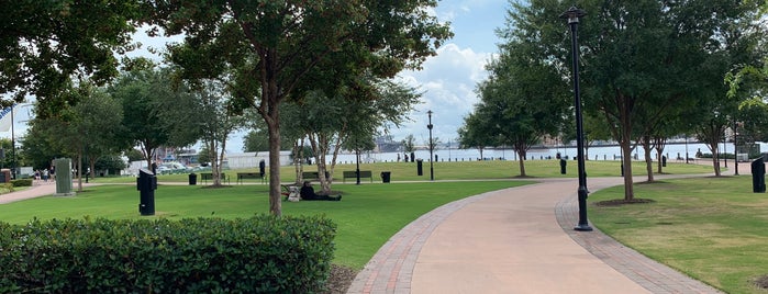 Town Point Park is one of Bar.