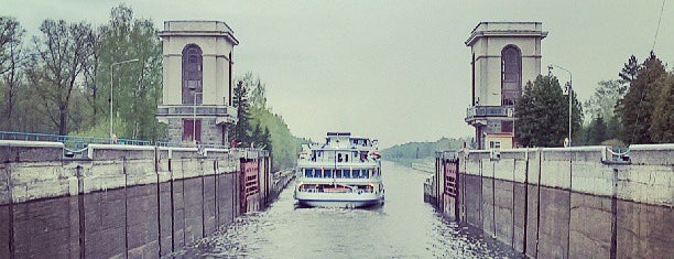 Шлюз № 2 канала имени Москвы is one of River Cruises.