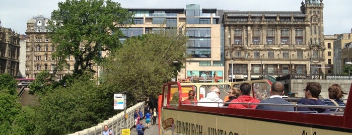 Waverley Bridge is one of Edinburgh.