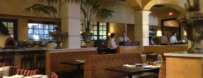 Brio Tuscan Grille is one of Lugares favoritos de Heidi.