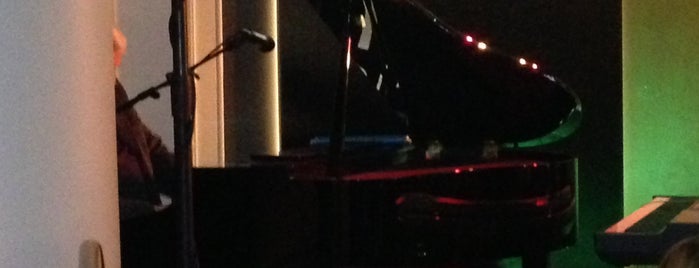 NYC Piano Bar is one of vanalinn.