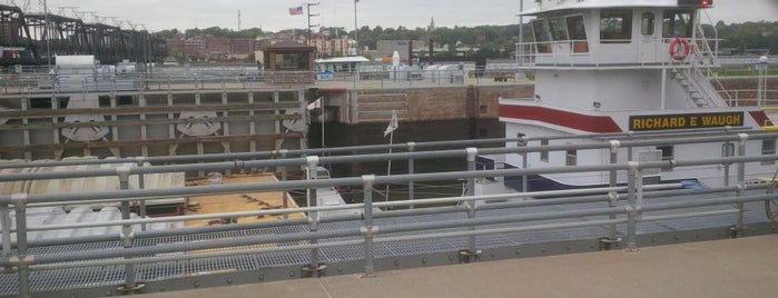 Lock and Dam #15 Mississippi River Visitor Center is one of Tempat yang Disukai Judah.
