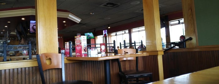 Applebee's Grill + Bar is one of Food to try.