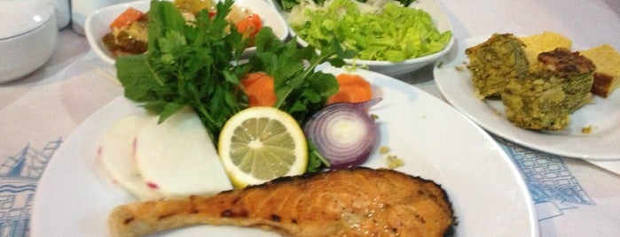 Kale Balık Restaurant is one of สถานที่ที่ Ömer ถูกใจ.