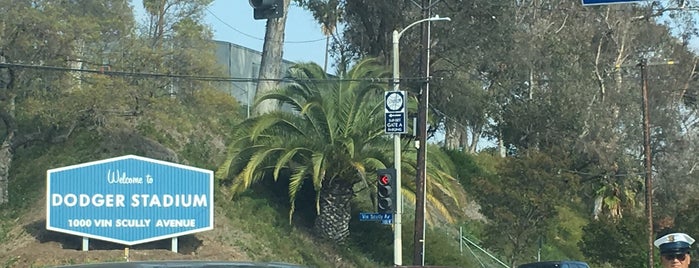 Vin Scully Avenue is one of Los Angeles area highways and crossings.