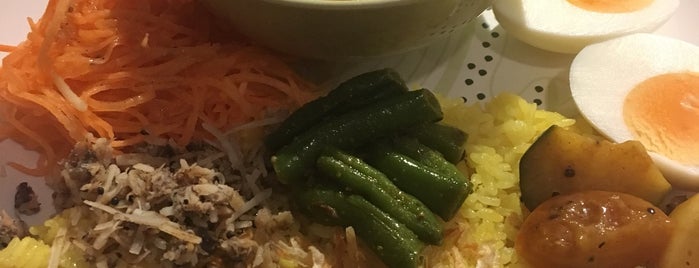 Curry & Spice Bar 咖喱人 is one of 定食(カレー・ラーメン・バーガー 等).