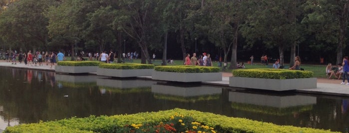 Farroupilha Park is one of Porto Alegre.