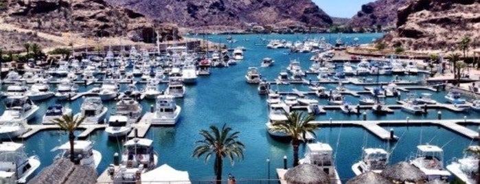 Marinaterra Hotel San Carlos (Sonora) is one of Pacoさんのお気に入りスポット.