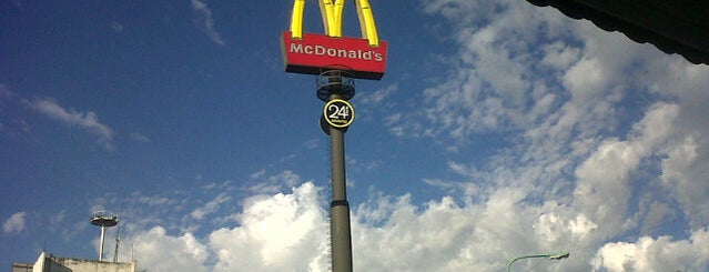 McDonald's is one of Tempat yang Disukai Gonzalo.