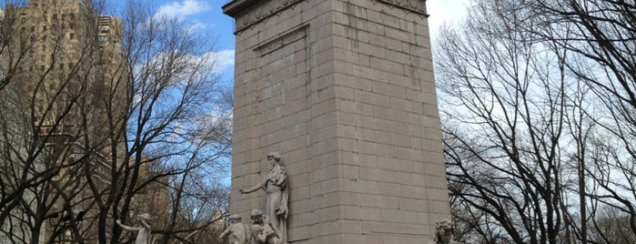 Maine Monument is one of Monuments.