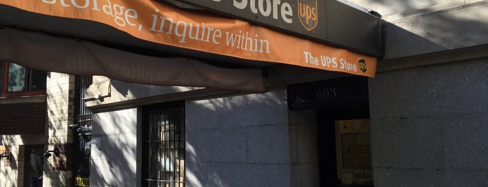 The UPS Store is one of Locais curtidos por Patsy.