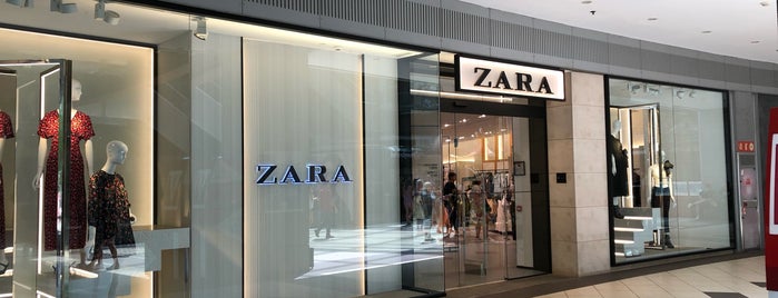 Zara is one of Locais curtidos por Ester.