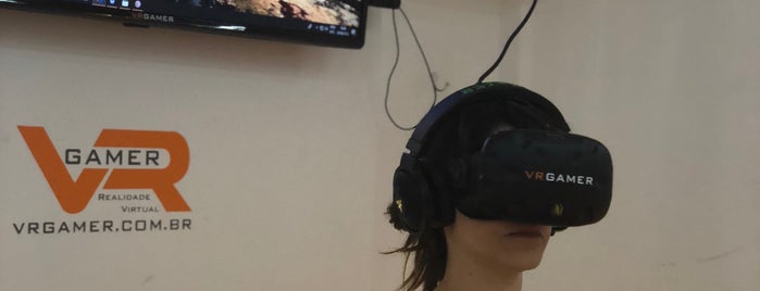 VR Gamer is one of Charles : понравившиеся места.