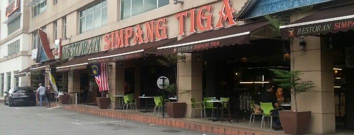 Restoran Simpang Tiga is one of Neu Tea's Ipoh Trip 怡保.
