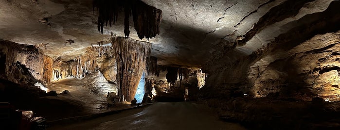 Fantastic Caverns is one of Tour Caves.