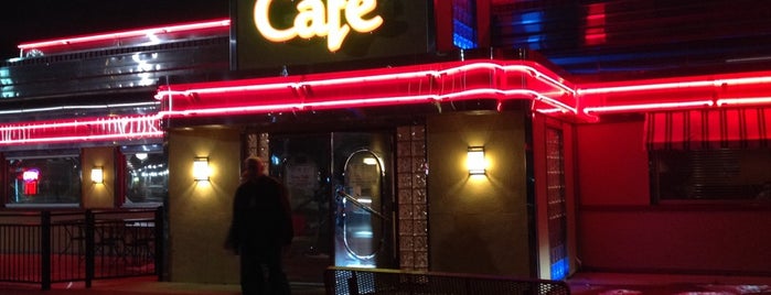 Cozy Cafe Johnston is one of Lieux qui ont plu à Michael.