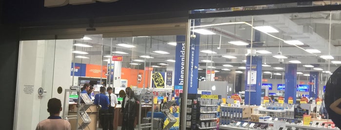 Best Buy is one of Danielさんのお気に入りスポット.