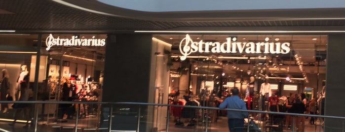 Stradivarius is one of Lugares favoritos de Anastasia.