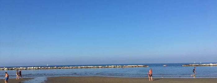 Playa Tamarindo is one of ermes.