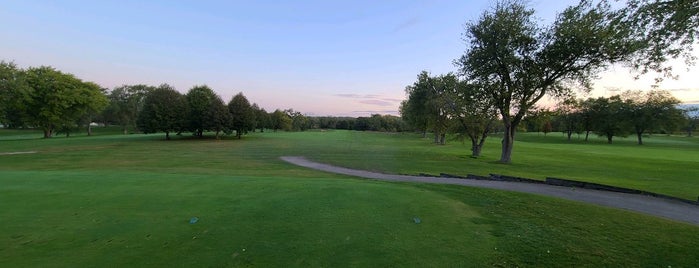 Gleneagles Country Club is one of Locais curtidos por Brandon.