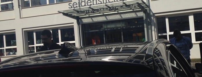 Seidensticker Outlet is one of Bielefeld.