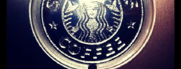 Starbucks is one of Locais curtidos por Fizyoterapi Ve Manuel Terapi.
