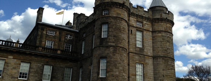 Palacio de Holyroodhouse is one of Edinburgh.