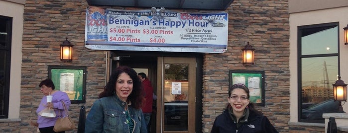 Bennigans is one of Outdoor Dining & Boozing.