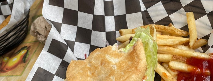 Burgers & Gyros is one of สถานที่ที่บันทึกไว้ของ Kimmie.