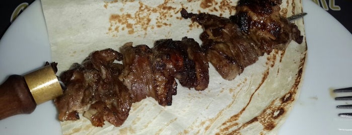 Yaşar Usta Cağ Kebap is one of yemek.