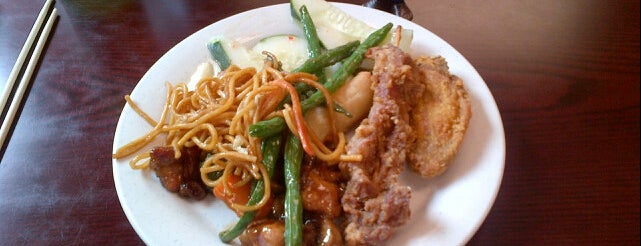 Four Seas Buffet is one of Tempat yang Disukai Corey.