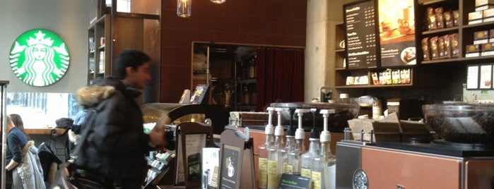 Starbucks is one of Lugares favoritos de Abeer.