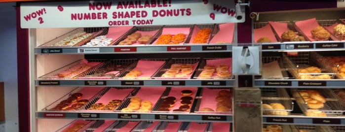 Dunkin' is one of Lugares favoritos de Rick.