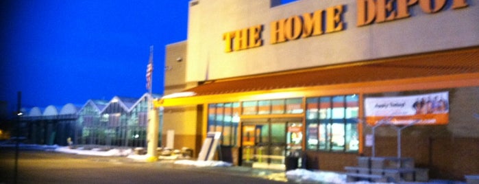 The Home Depot is one of Kristen 님이 좋아한 장소.