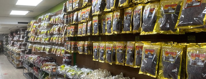 Beef Jerky Store is one of Downtown Vegas.