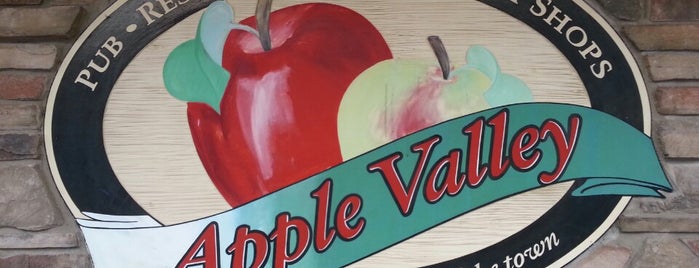Apple Valley Restaurant is one of สถานที่ที่บันทึกไว้ของ Lizzie.