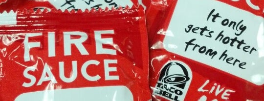 Taco Bell is one of Harryさんのお気に入りスポット.