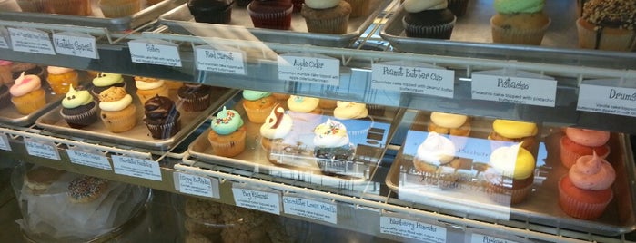 Retro Bakery is one of places in vegas.