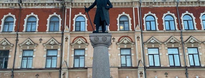 Torkel Knutsson monument is one of Vyborg.