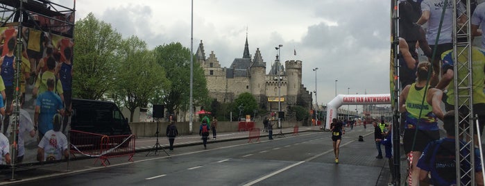 Antwerp 10 Miles & Marathon is one of สถานที่ที่ Jo ถูกใจ.