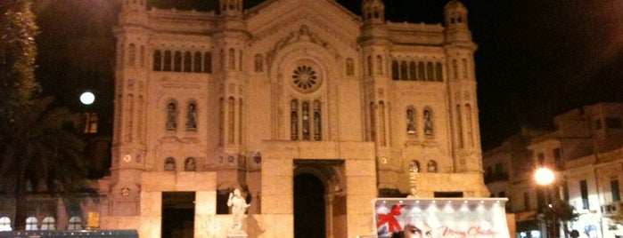Piazza Duomo is one of Tempat yang Disukai Manuela.