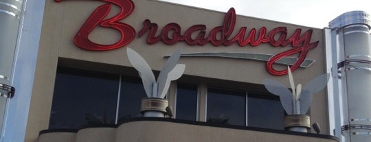Broadway Cinema is one of Luisさんのお気に入りスポット.