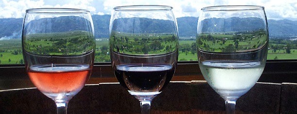 Red Mountain Estate Vineyard and Winery is one of สถานที่ที่ Blondie ถูกใจ.