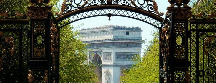 Parc Monceau is one of paris marita.