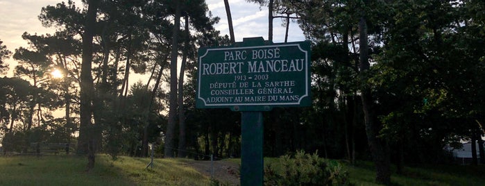 Parc boisé Robert Manceau is one of Le Mans.