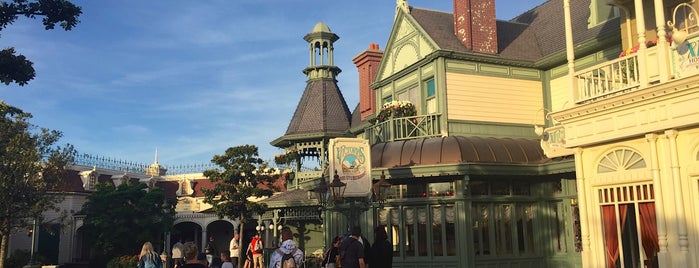 Edison Avenue is one of Disneyland Paris Resort part 1.