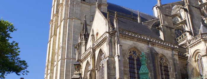 Place du Jet d'Eau is one of Le Mans.