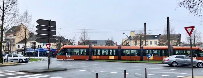 Place Adrien Tironneau is one of Le Mans.