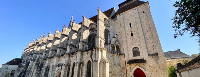 Église Saint-Pierre is one of Francie.